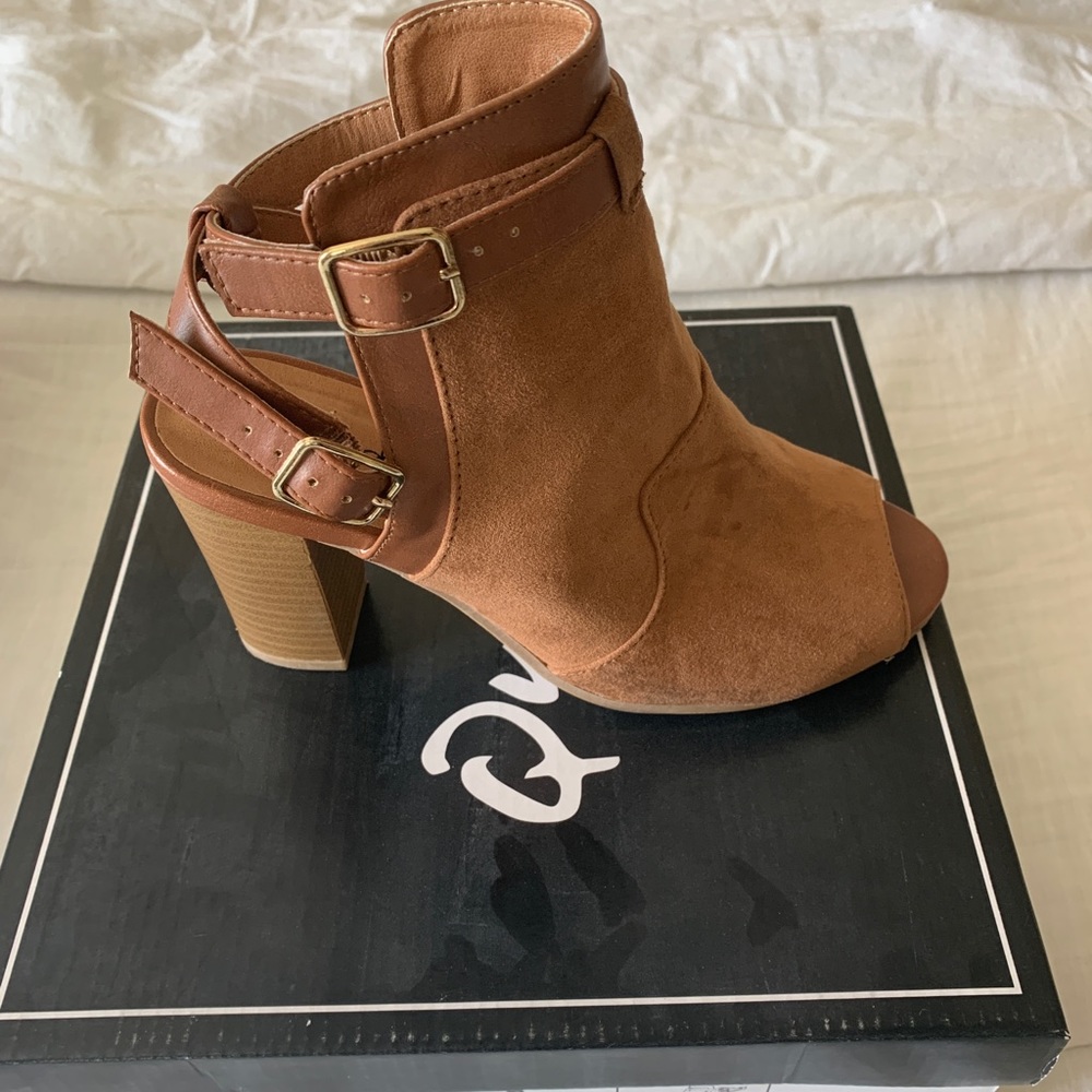 Camel suede booties sz 6